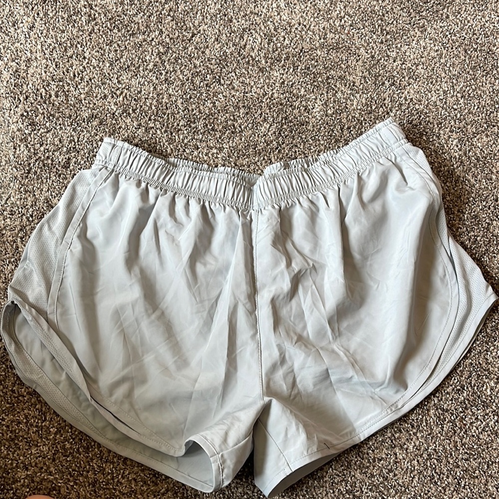 grey nike shorts